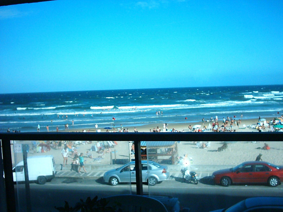 IMPERDIBLE PRIMERA LINEA AL MAR 