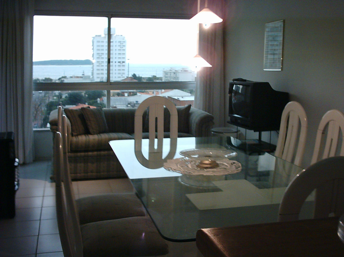 PRECIOSO APARTAMENTO EN MODERNA TORRE DE CATEGORIA.