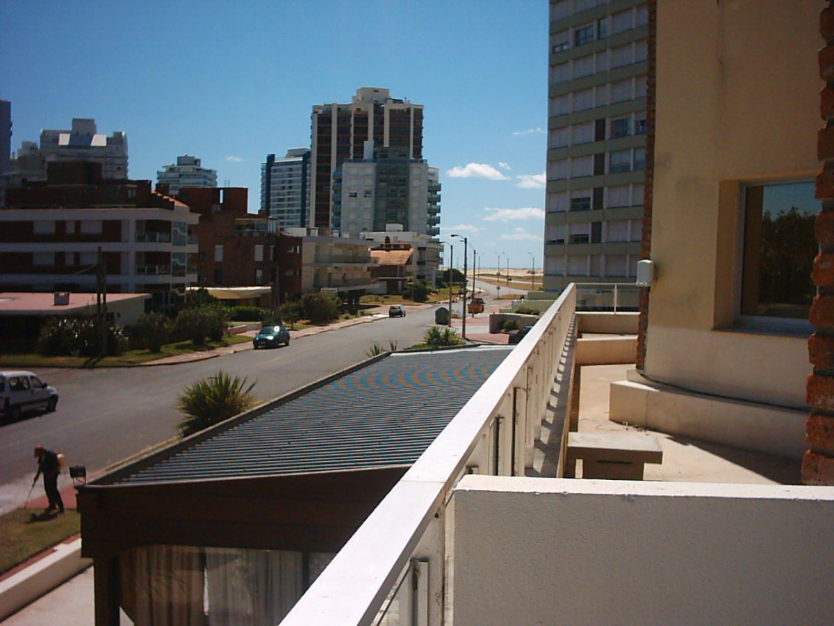A METROS DE LA PLAYA