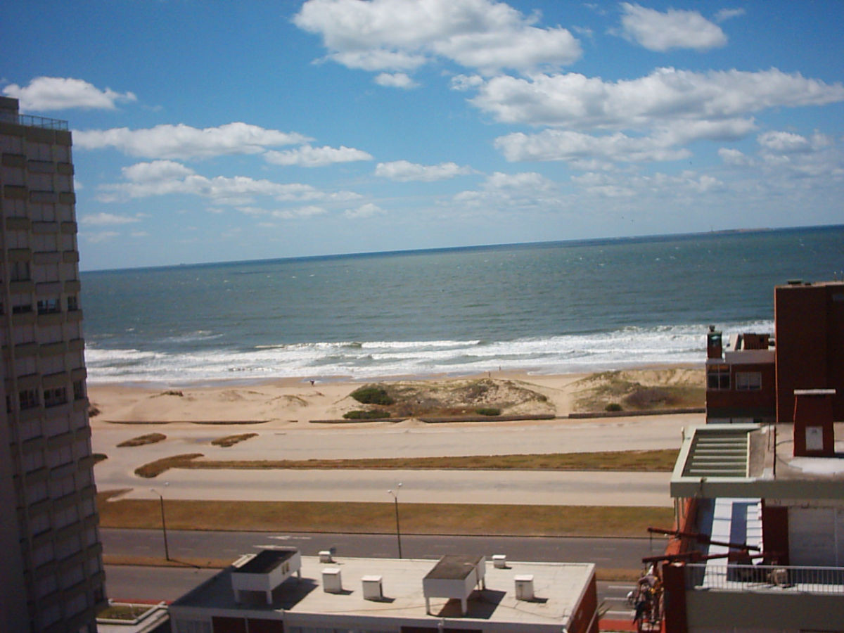 A METROS DE LA PLAYA