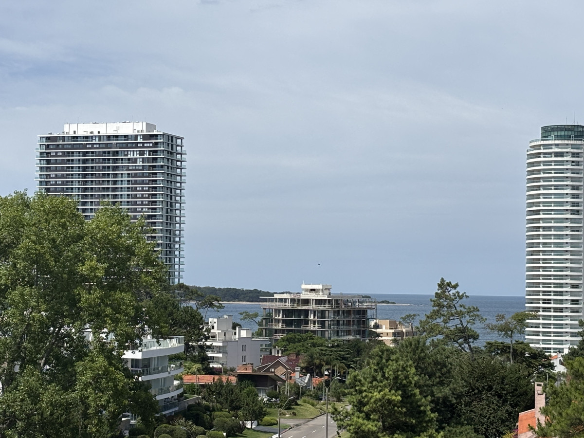 Apartamento de 2  dormitorios en venta vista al mar