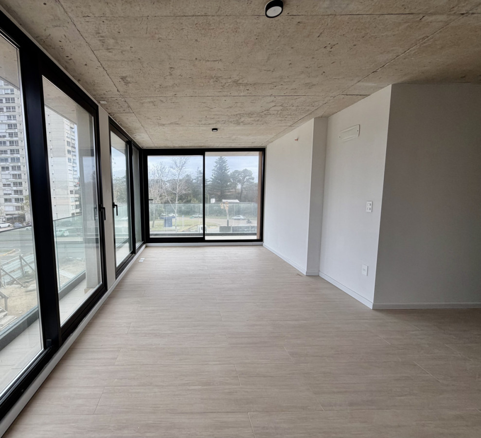 oportunidad en venta apartamento de 2 dormitorios esquinero Mansa Tower