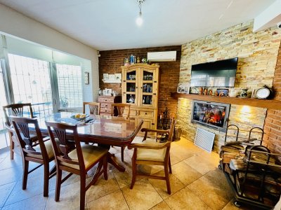 NUEVO INGRESO! DIVINA CASA DE 4 DORMITORIOS