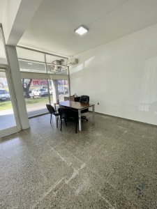 OPORTUNIDAD LOCAL COMERCIAL EN EXCELENTE ESTADO