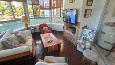 Apartamento en venta en Península - Punta del Este.  Ref- 4647