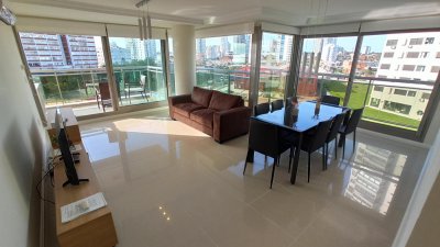 Apartamento en Venta en Punta del Este zona Playa Brava. Ref. 4386