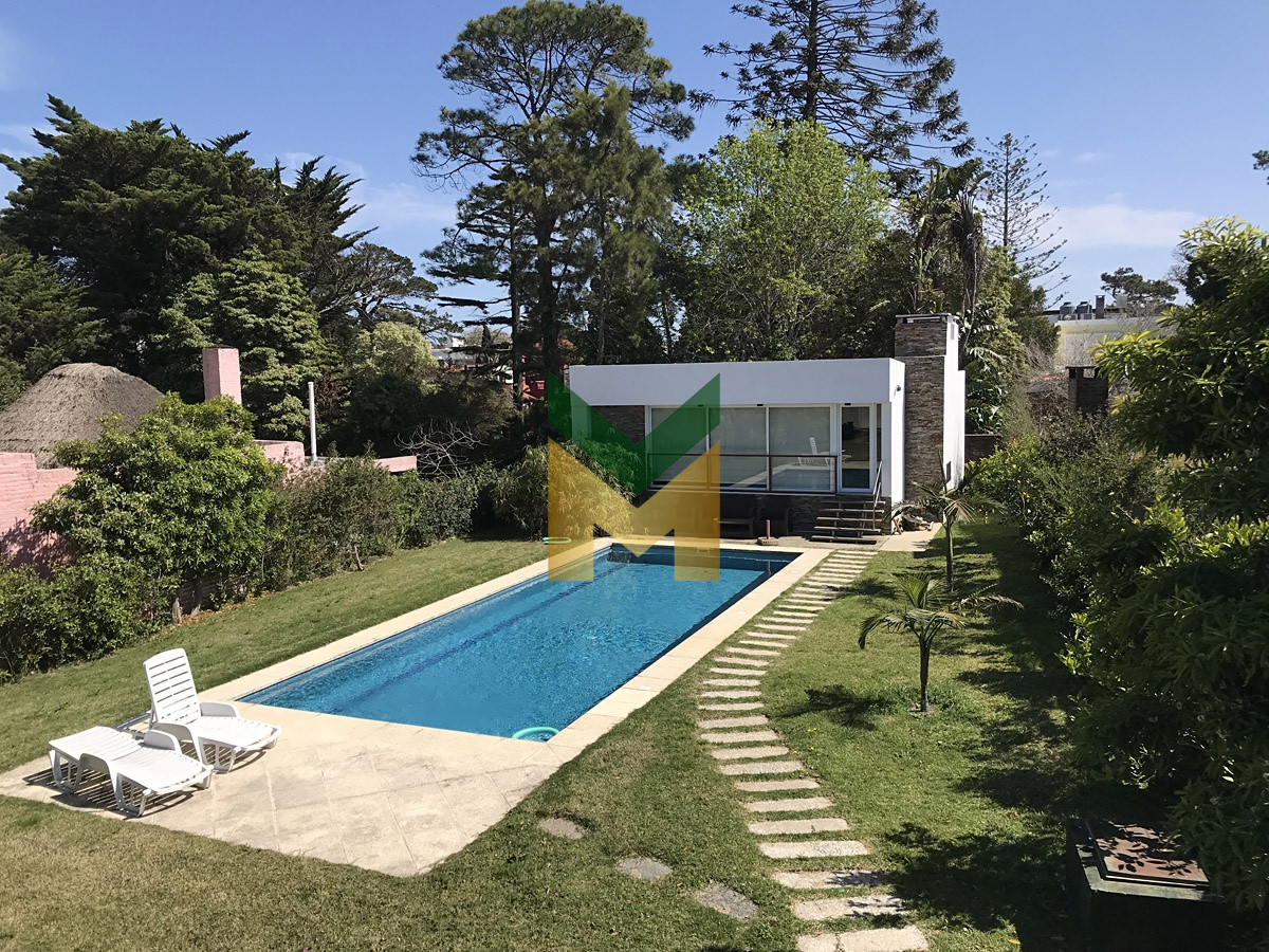 casa en mansa 4 dormitorios con piscina y barbacoa - vlx945c