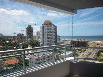 Apartamento en Brava 3 dormitorios con terraza y garage