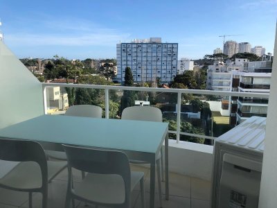 Apartamento en Aidy Grill 2 dormitorios con balcón en alquiler anual