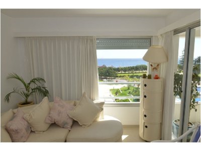 Apartamento de 1 dormitorio en Torre con servicios