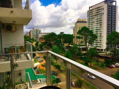 Apartamento sobre Roosevelt 2 dormitorios con terraza