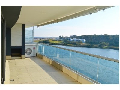 Apartamento en Laguna del Diario 3 dormitorios con terraza y parrillero