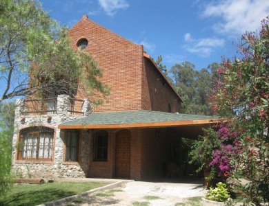 Casa en La Barra 4 dormitorios con parrillero y fondo