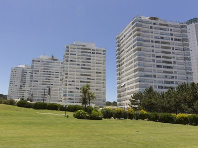 Apartamento de 2 dormitorios en Complejo con servicios