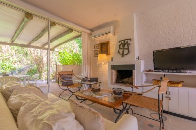 VENTA 2 DORMITORIOS Y MEDIO EN COMPLEJO CERRADO