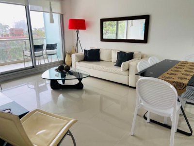  Alquiler anual amplio y moderno 2 dormitorios 2 baños full amenities