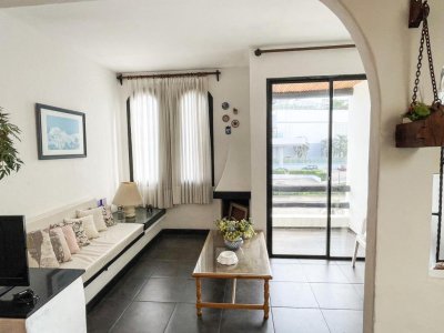 VENTA- Apartamento 2 dormitorios, frente Enjoy - Mansa , Punta del Este