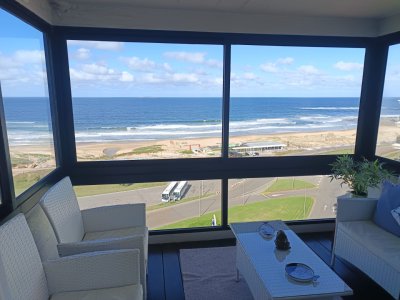Venta de apartamento de 3 dormitorios en Playa Brava, Punta del Este