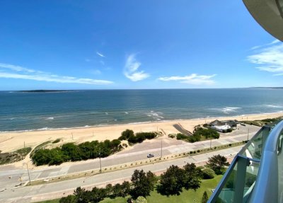 Alquiler Apartamento de 3 Dormitorios en Suite en Playa Mansa, Punta del Este.