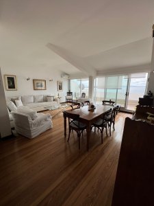 Alquiler de Verano, Apartamento con  3 dormitorios ( + 2 medios dormitorios), en Peninsula con todo el confort en una ubicación y vista privilegiada.