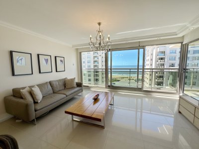 Venta departamento Playa Brava Punta del Este, 3 dormitorios 