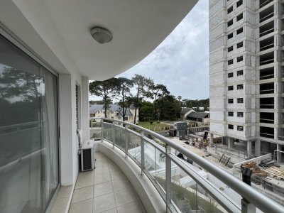 Venta apartamento zona shopping dos dormitorios 