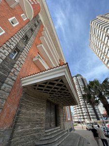 PENINSULA Disponible 5 dormitorios, todo el confort en una ubicación y vista privilegiada.
