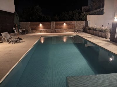 Venta de Apartamento en Manantiales, Con 2 dormitorios, 2 baños y piscina