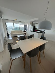 Alquiler de verano, Apartamento de 3 dormitorios y 2 baños más dep. serv en Aidy Grill