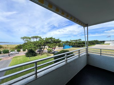 Oportunidad apartamento 3 dormitorios primera línea playa mansa 