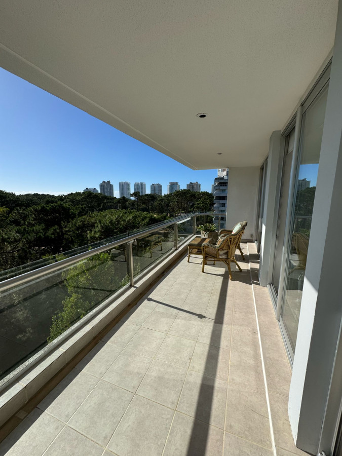 Venta departamento dos dormitorios, Roosevelt, Punta del Este 