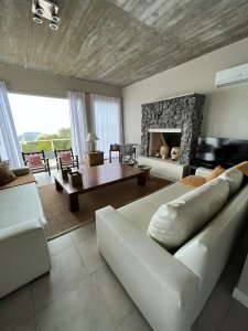 MONTOYA, disponible temporada. 3 suites. Vista al mar.