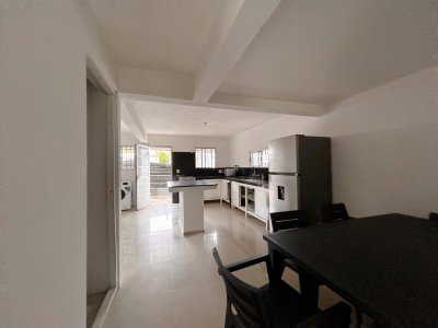 Casa en Venta en El Tesoro, excelente ubicación 