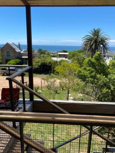 Hermosa casa a estrenar con vista al mar.