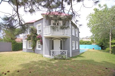 Casa en  Alquiler Temporal,La Barra, a 3 cuadras de la playa