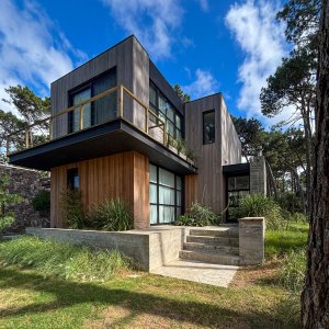 Montoya, casa nueva, 3 dormitorios, cerramiento perimetral.