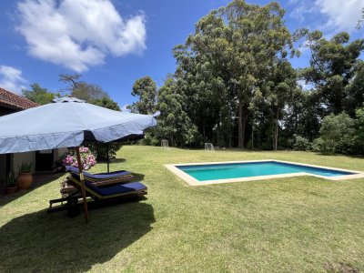 Casa alquiler temporada con piscina para 8, 9 personas 