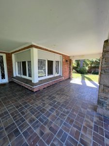 Casa en alquiler temporal en Golf, inmejorable ubicación, 5 dormitorios y servicio