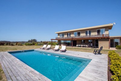 Venta de casa de 6 dormitorios en Pueblo Mío, Manantiales