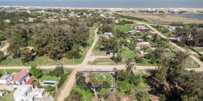 Venta Lote Esquinero Santa Monica 