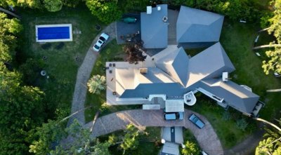 Excelente residencia en una de las zonas más exclusivas de Punta del Este.