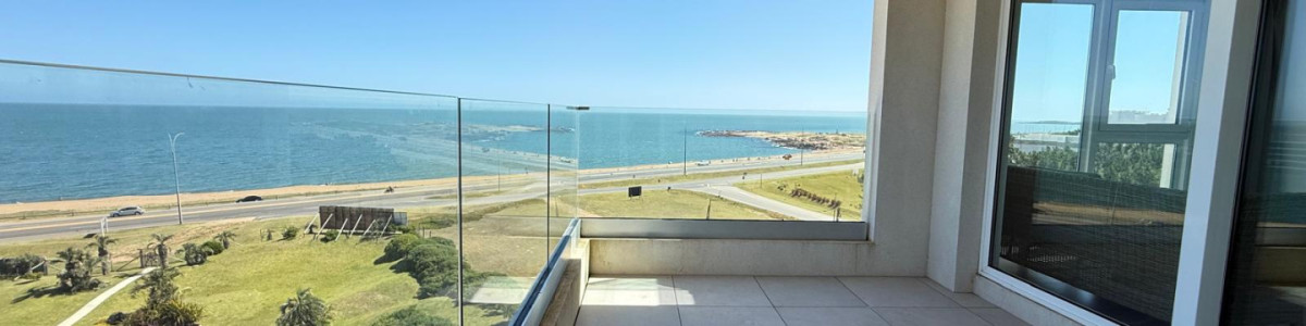 Vive el Encanto de Punta Ballena: Tu Refugio Frente al Mar

Descubre la oportunidad de adquirir un exclusivo apartamento en Rinconada, donde la brisa marina y la tranquilidad se fusionan en un entorno inigualable. Esta unidad de 3 dormitorios y 3 baños, todos en suite, más toilette, está diseñada para ofrecerte el máximo confort y privacidad, con capacidad para 6 personas.

Con una generosa superficie propia de 155 m², el apartamento cuenta con una cocina definida, un luminoso living y un acogedor comedor, ideales para disfrutar de momentos inolvidables con familia y amigos. Equipado con anafe y aire acondicionado, cada rincón está pensado para tu bienestar.

Además, podrás disfrutar de servicios premium como mucamas, servicio de playa, sauna y una piscina climatizada, perfectos para relajarte y disfrutar de la vida costera. La orientación suroeste te regala impresionantes vistas y atardeceres que te dejarán sin aliento.

No dejes pasar esta oportunidad única. Consulta con nuestros asesores y comienza a vivir la experiencia de Punta Ballena. ¡Tu nuevo hogar frente al mar te espera!