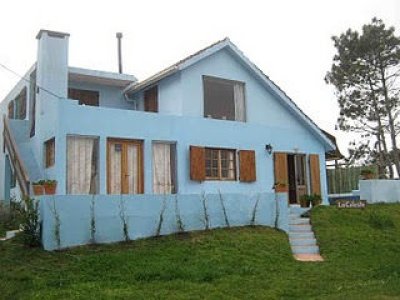 CASA EN VENTA - MANANTIALES