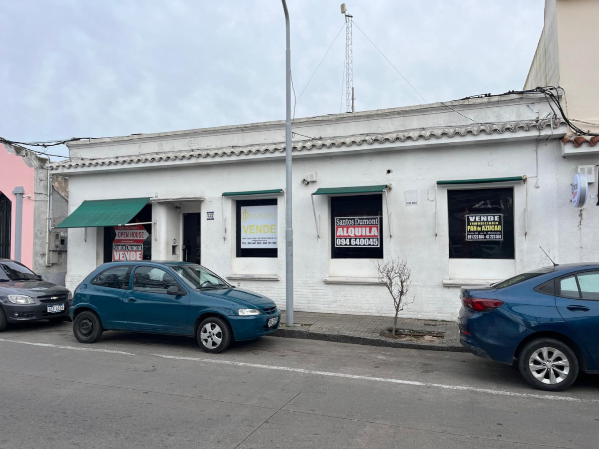 Venta y Alquiler de propiedad comercial en el centro de Maldonado

Excelente oportunidad de inversión en una ubicación estratégica, sobre calle Dodera casi Ituzaingó, en pleno centro de Maldonado, detrás del supermercado El Dorado y rodeada de una amplia oferta de servicios, comercios e instituciones.

La propiedad cuenta con 374 m² de terreno y 180 m² construidos según Catastro, ofreciendo un amplio potencial para diversos destinos comerciales o de desarrollo. Frente de 13 m² sobre calle Dodera.

Anteriormente funcionó como clínica, disponiendo de una estructura que permite múltiples posibilidades de adaptación según las necesidades del proyecto.

Ideal para:
- Estacionamiento privado o comercial.
- Oficinas y centros de servicios.
- Consultorios médicos o profesionales.
- Local comercial.
- Depósito o centro logístico urbano.

Su privilegiada ubicación, en una zona de alta circulación vehicular y peatonal, la convierte en una excelente alternativa tanto para uso propio como para inversión.

Consulte por más información y coordine una visita.