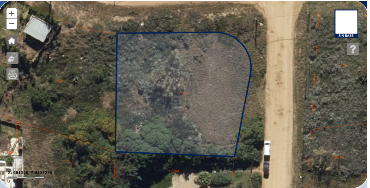  Tu Oasis a Pasos del Mar: Terreno de 1055 m²

Descubre la oportunidad de construir el hogar de tus sueños en un entorno natural privilegiado. Este amplio terreno de 1055 m², ubicado a tan solo 50 metros de la costa, te ofrece la posibilidad de disfrutar de la serenidad y belleza de Las Grutas, uno de los destinos más codiciados de Punta Ballena.

Imagina despertar cada mañana con el sonido de las olas y la brisa marina. Este terreno, rodeado de vegetación nativa y con acceso directo a la playa, es ideal para quienes buscan un estilo de vida tranquilo y en contacto con la naturaleza.

No dejes pasar esta oportunidad única. Consulta con nuestros asesores para obtener más información y dar el primer paso hacia tu nuevo hogar en el paraíso. ¡Tu futuro te espera!
