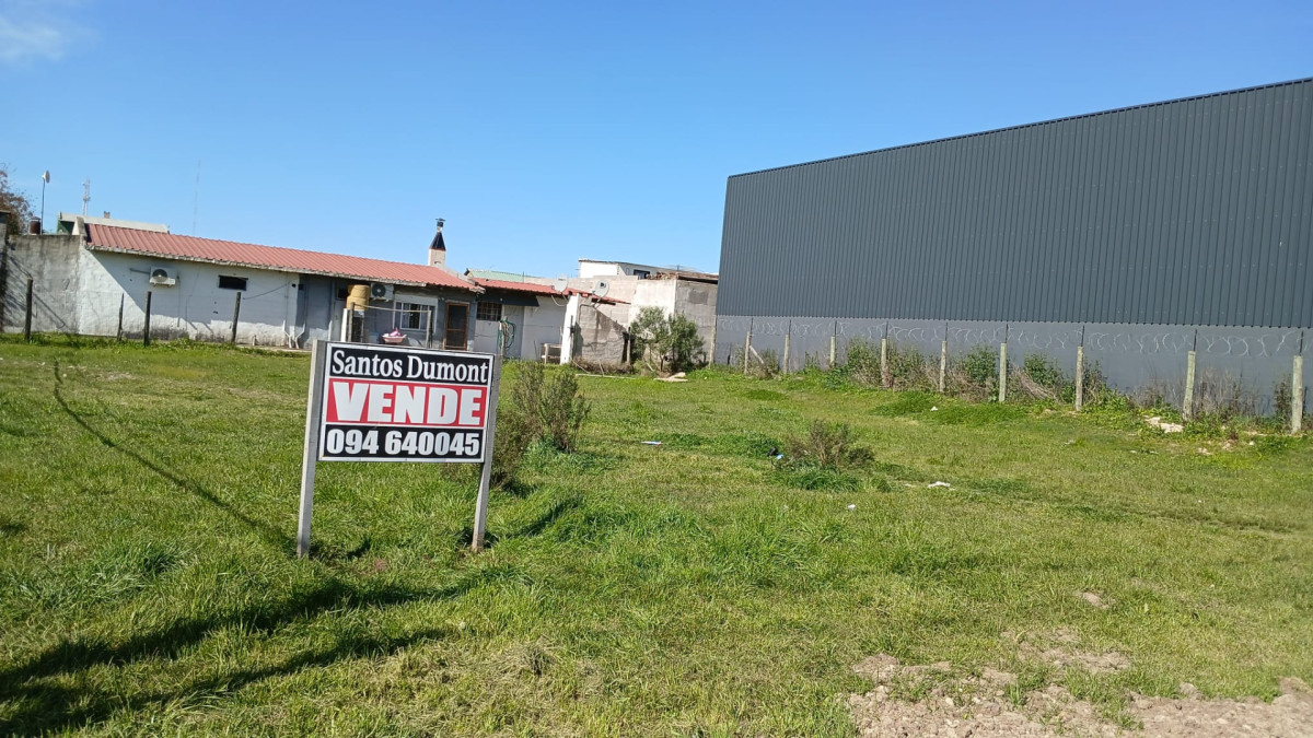 Excelente oportunidad de inversión sobre una de las principales vías de acceso y circulación de Maldonado.

Terreno de 668 m² ubicado sobre Avenida Wilson Ferreira Aldunate, con gran visibilidad y fácil conectividad hacia el centro de Maldonado, Punta del Este y zonas comerciales de alto crecimiento. La avenida se caracteriza por su importante flujo vehicular y cercanía a diversos servicios, comercios y equipamientos urbanos.  

Ideal para desarrollo residencial, comercial o proyecto de inversión, gracias a su ubicación estratégica y excelente potencial de valorización.

Características:
* Padrón N.º 32.211
* Superficie: 668 m²
* Frente sobre Av. Wilson Ferreira Aldunate
* Fácil acceso y excelente conectividad
* Entorno con servicios y actividad comercial
* Gran potencial para vivienda, comercio o renta

Consulte por más información y coordine una visita.