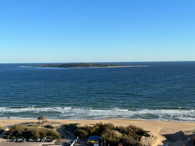 Apartamento de Categoría Superior Frente al Mar 