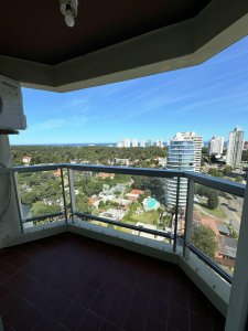 Apartamento piso alto 2 dormitorios excelente ubicacion!