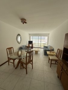 Apartamento 1 dormitorio y medio con gran patio-terraza en Peninsula, a metros de playa Los Dedos