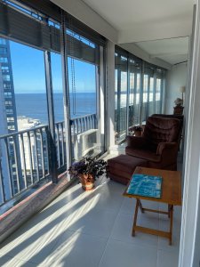 PISO ALTO A PASOS DEL PUERTO!!